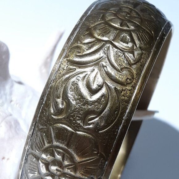 Vintage Floral Engraved Brass Bangle Bracelet - Picture 3 of 6